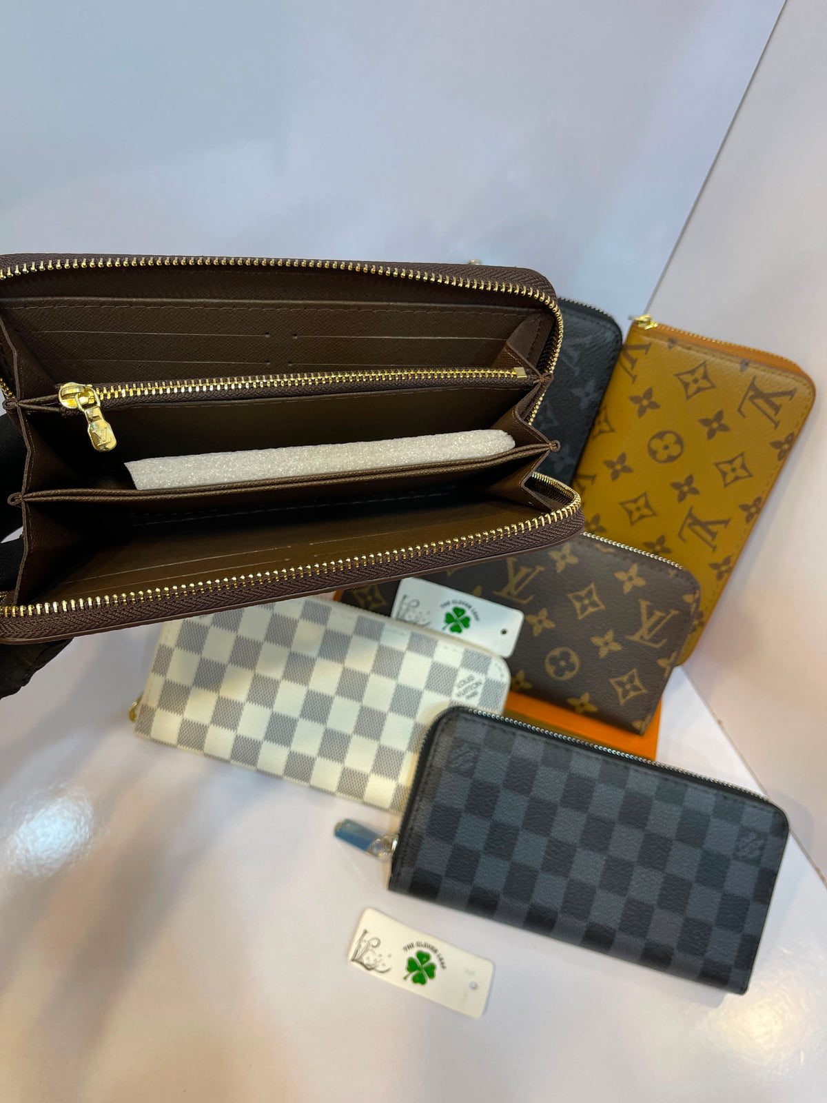 Louis Vuitton Zippy Wallet