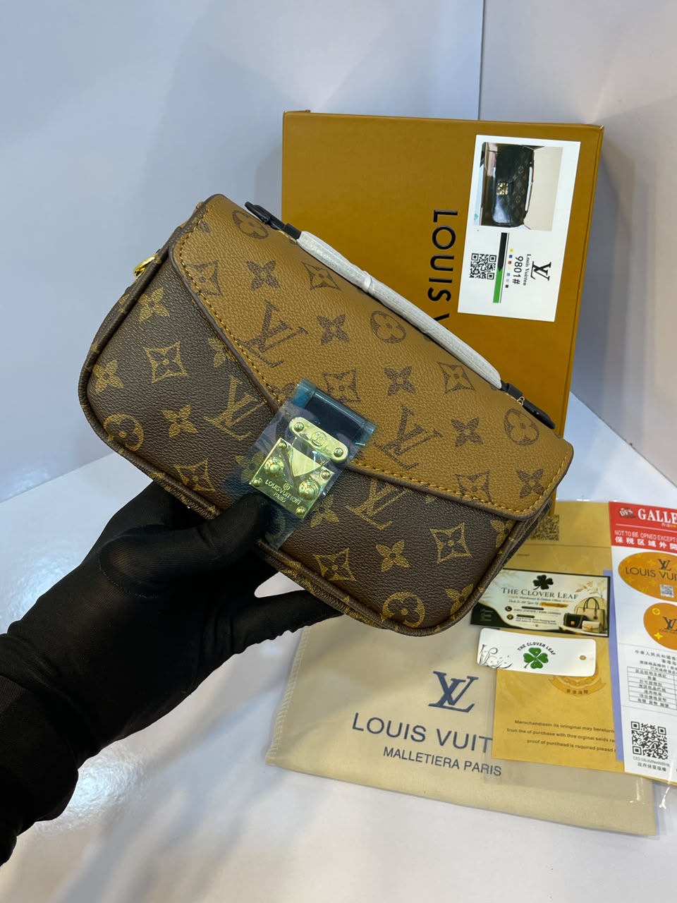 Louis Vuitton Pochette Métis Bag - Master Copy