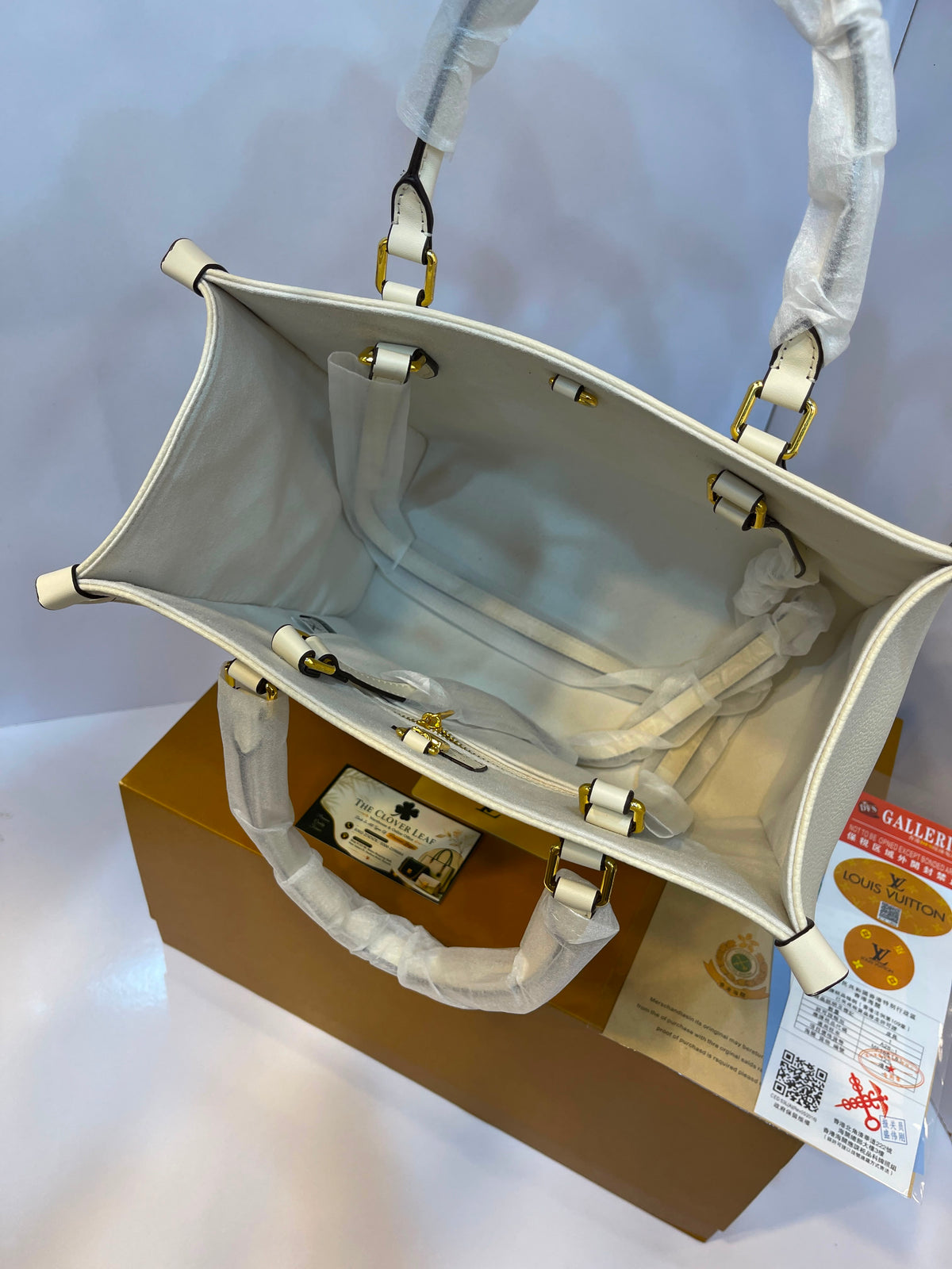 Louis Vuitton OnTheGo Bag - Master Copy
