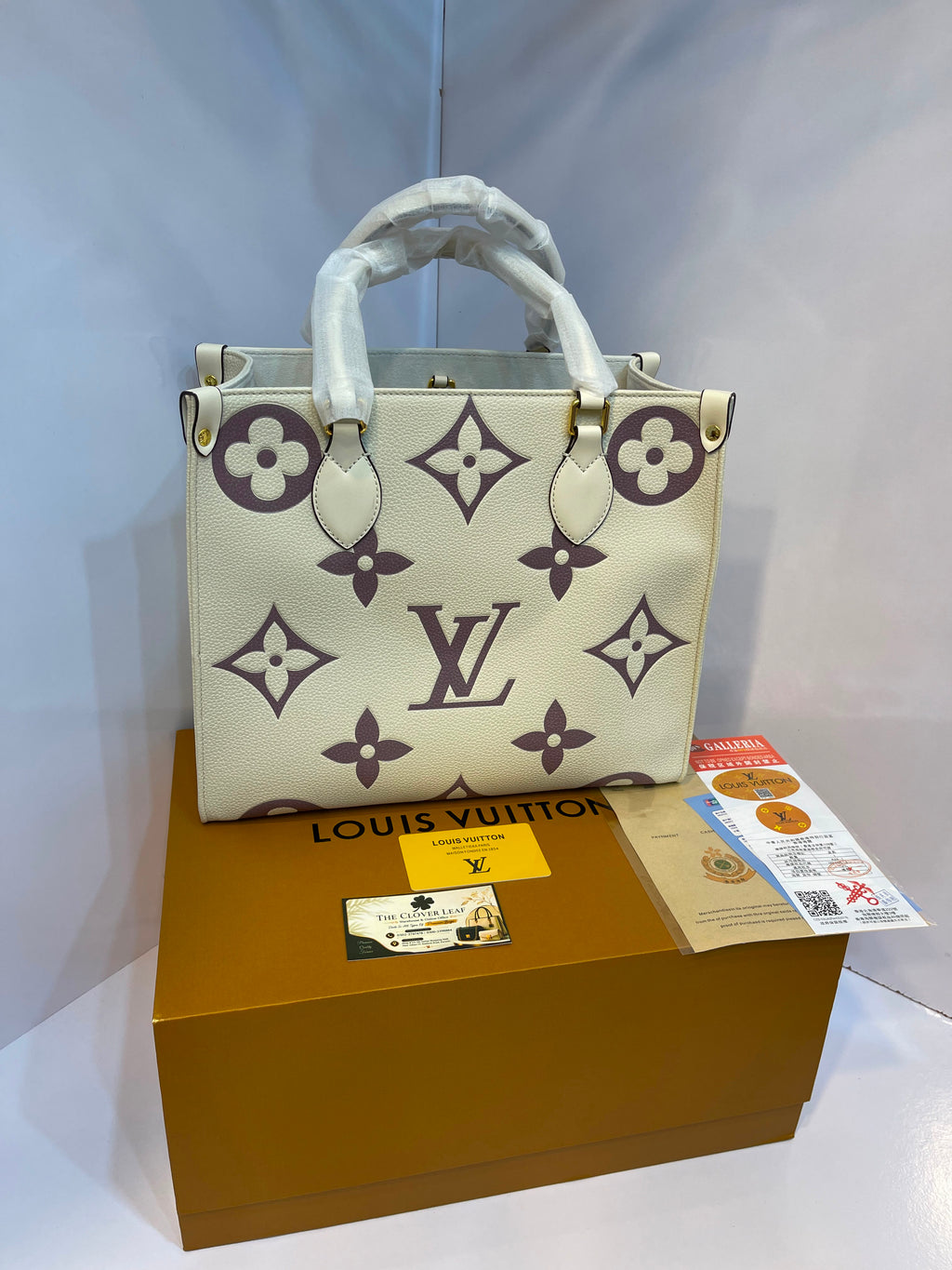 Louis Vuitton OnTheGo Bag - Master Copy
