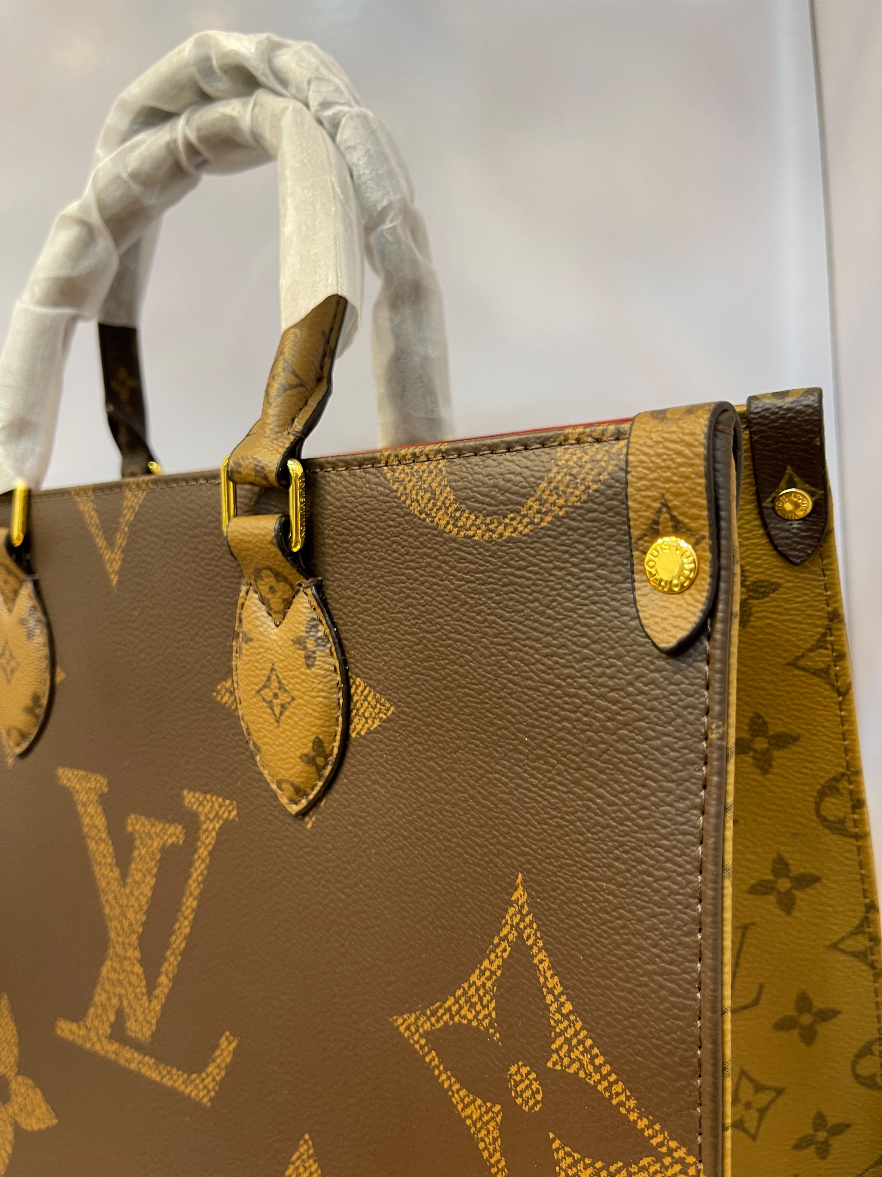 Louis Vuitton OnTheGo Bag - Master Copy
