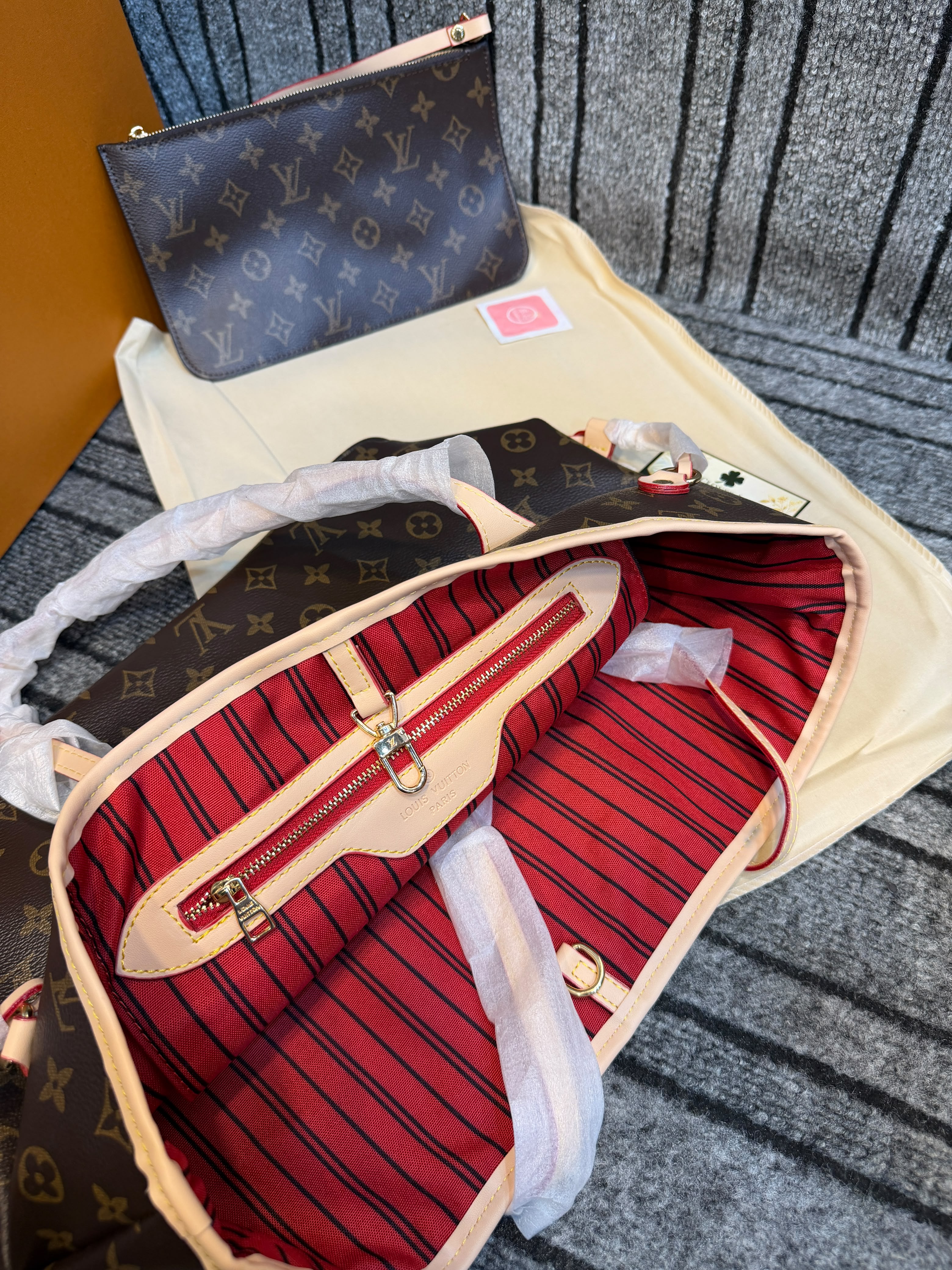 Neverfull MM Monogram Tote