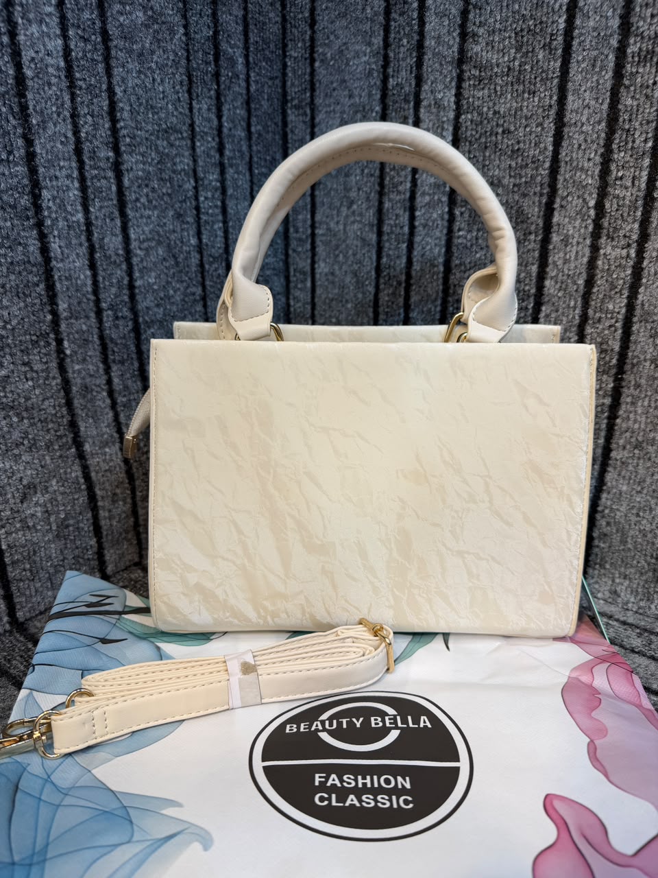 Beauty Bella Classic Tote