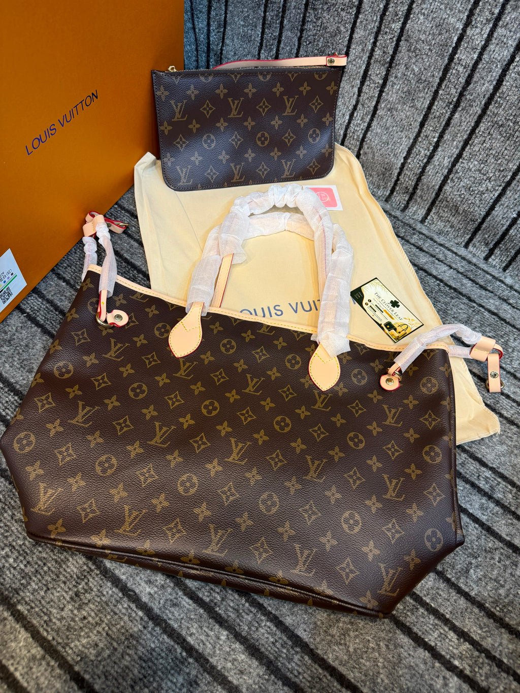 Neverfull MM Monogram Tote