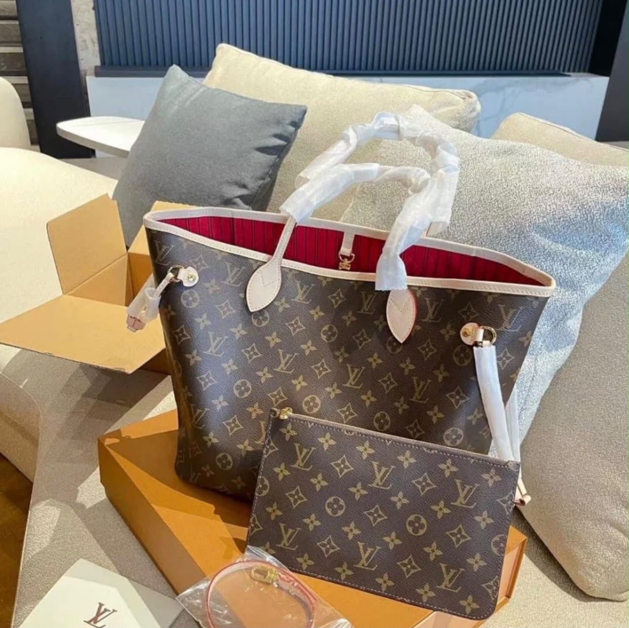 Louis Vuitton Neverfull MM Tote Bag