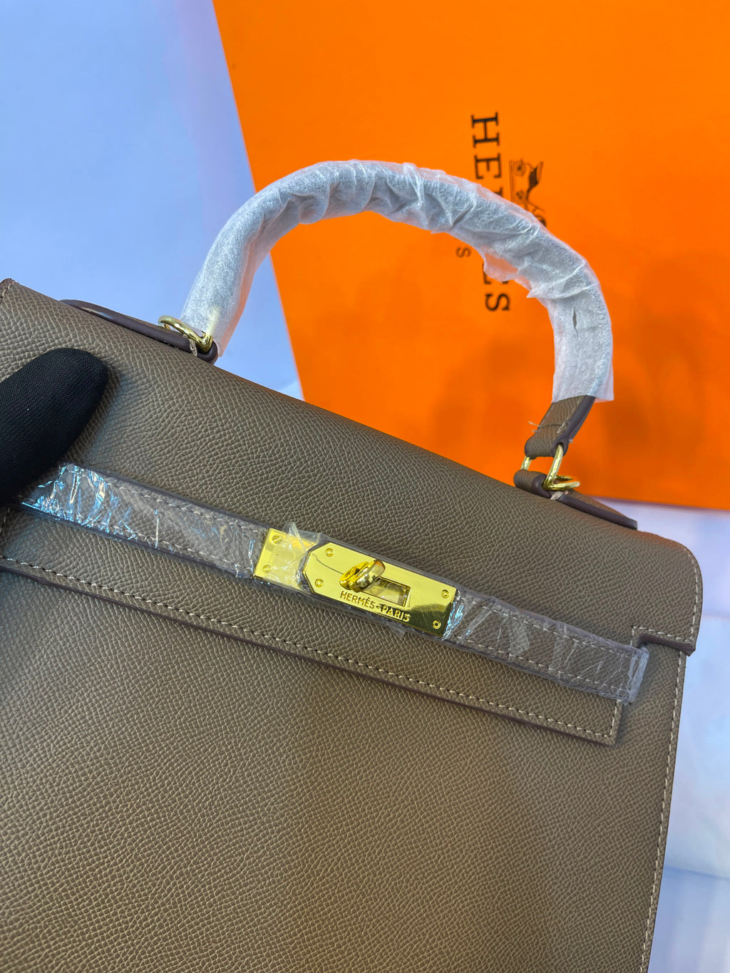 Hermès Kelly 25 Bag - Gold Epsom Leather & Gold Hardware