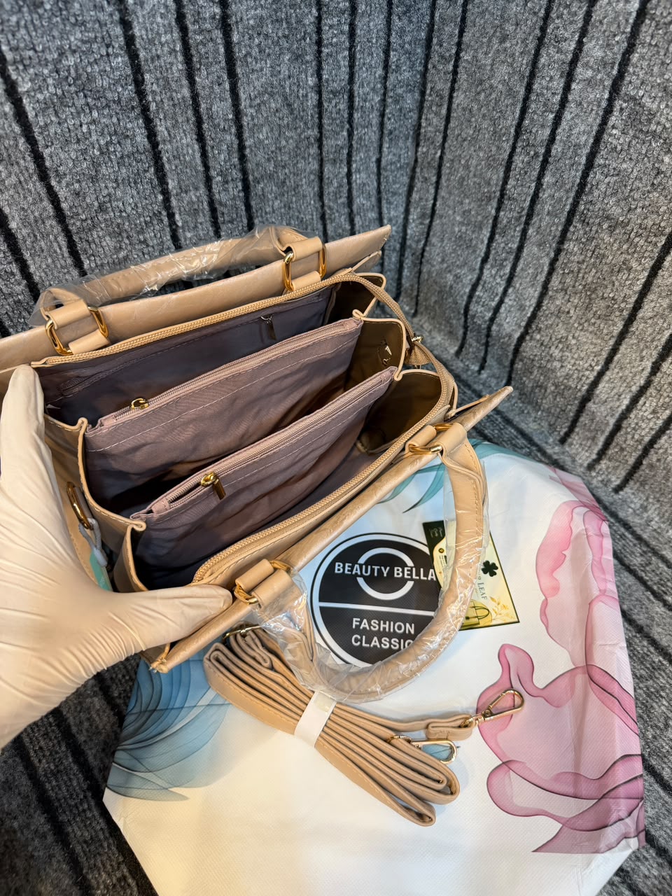 Beauty Bella Classic Tote