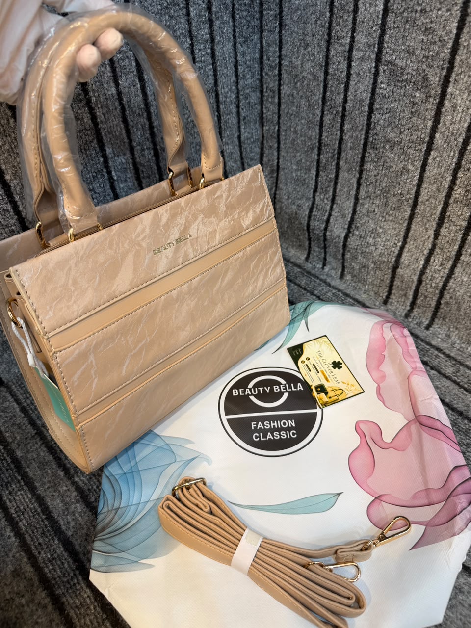 Beauty Bella Classic Tote