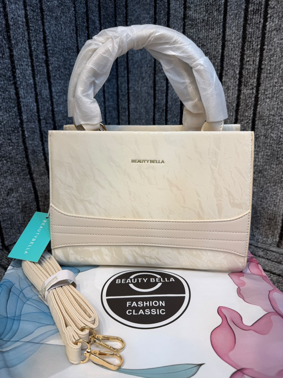 Beauty Bella Classic Tote