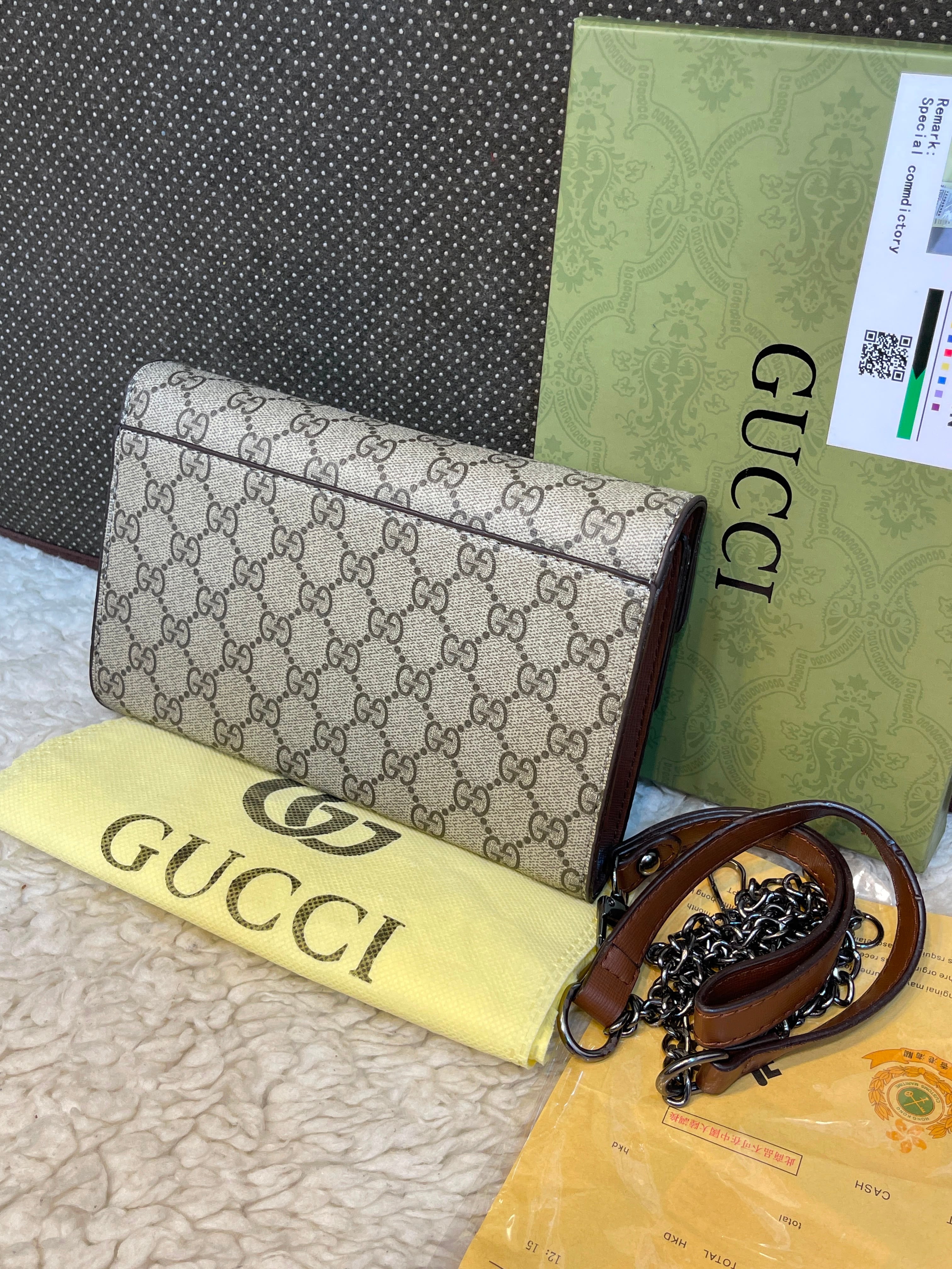 Gucci Dionysus GG Supreme Chain Bag