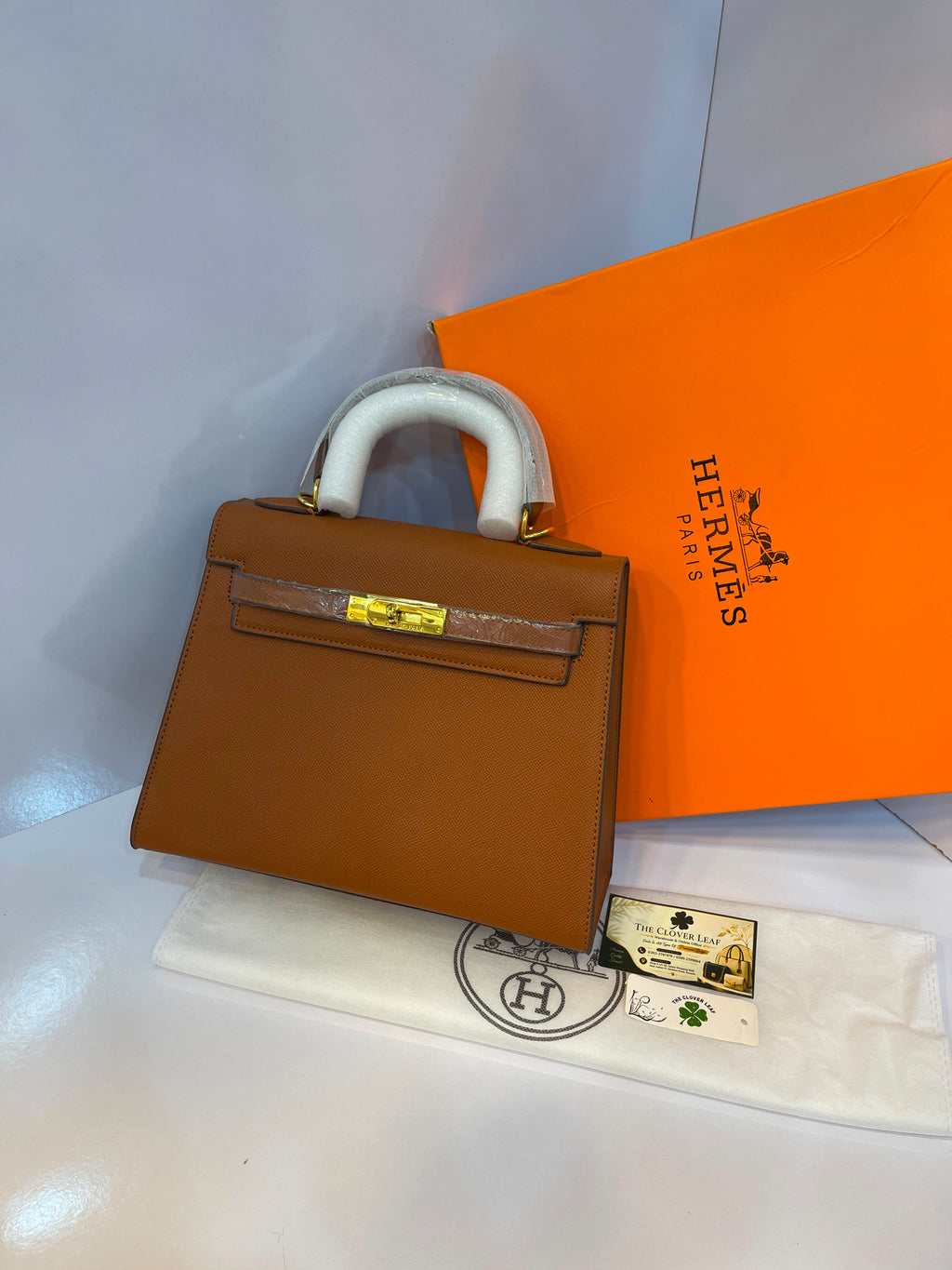 Hermès Kelly 25 Bag - Gold Epsom Leather & Gold Hardware