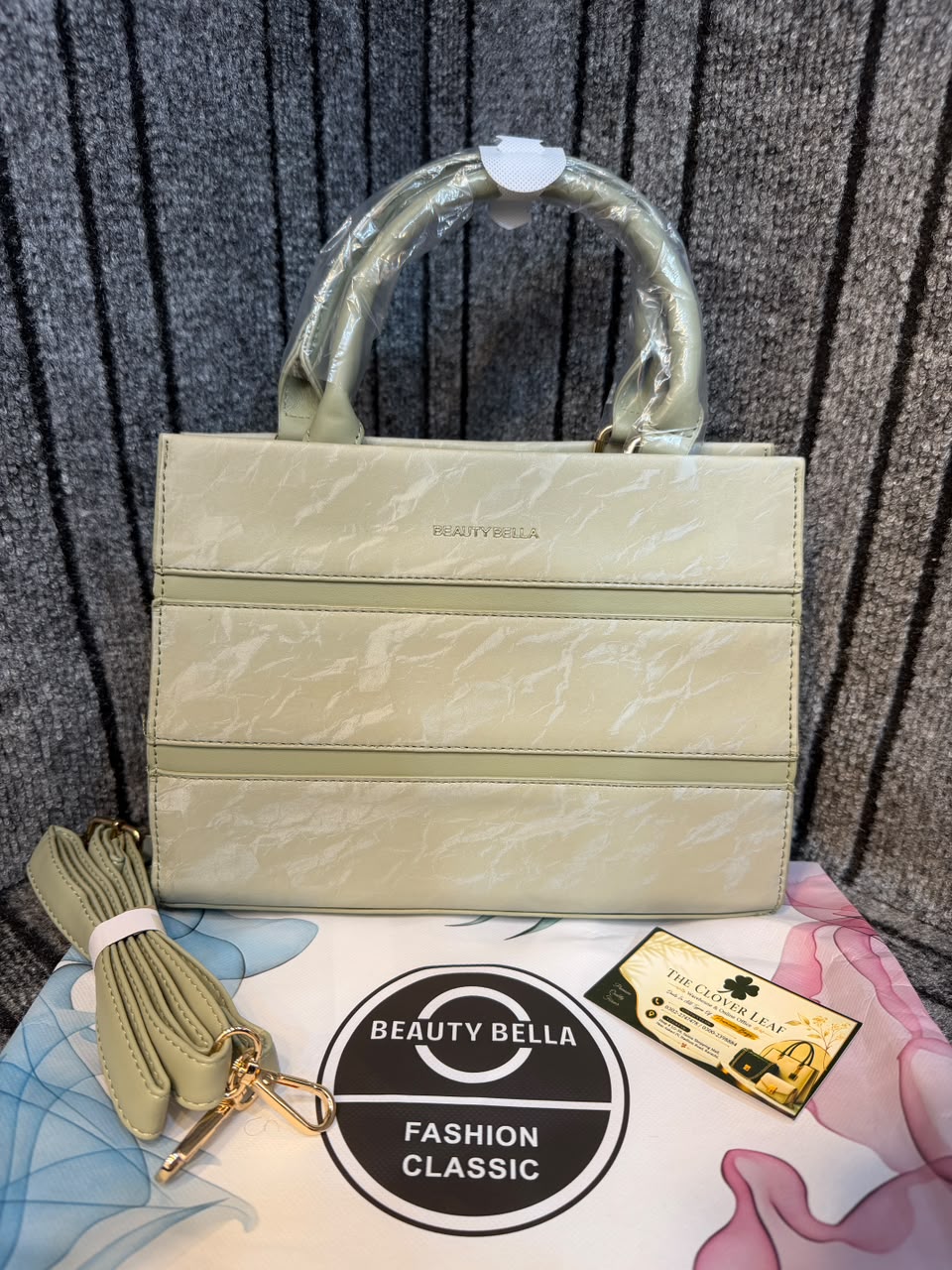 Beauty Bella Classic Tote